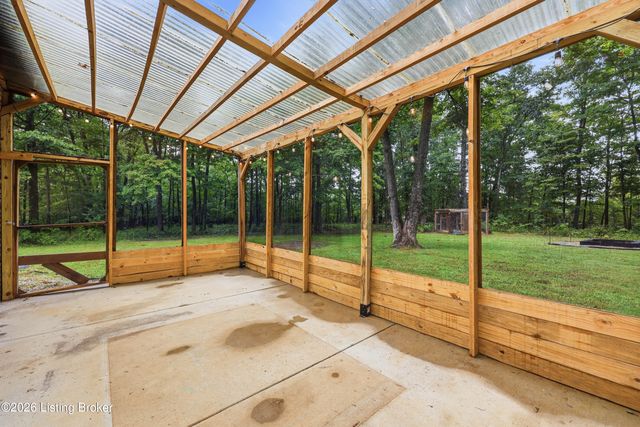360 Rockwood Ln, Mt Washington, KY 40047