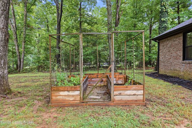 360 Rockwood Ln, Mt Washington, KY 40047