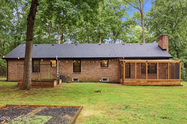 360 Rockwood Ln, Mt Washington, KY 40047