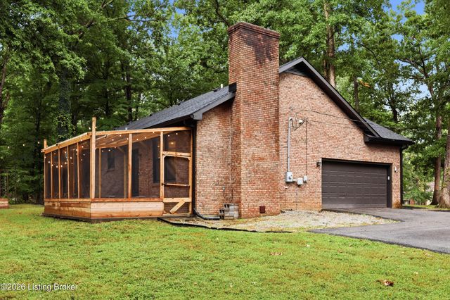 360 Rockwood Ln, Mt Washington, KY 40047