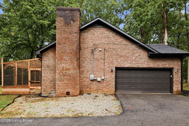 360 Rockwood Ln, Mt Washington, KY 40047