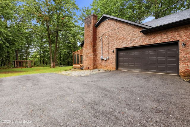 360 Rockwood Ln, Mt Washington, KY 40047