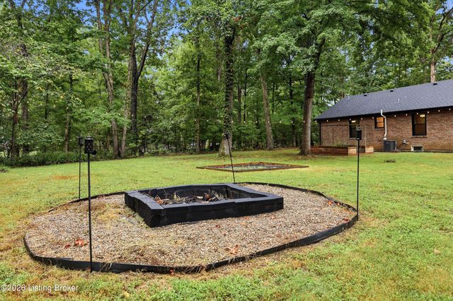 360 Rockwood Ln, Mt Washington, KY 40047