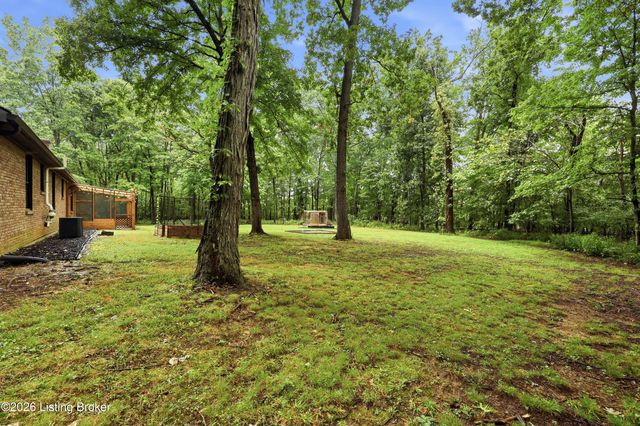 360 Rockwood Ln, Mt Washington, KY 40047