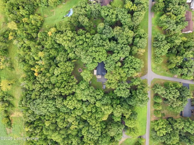 360 Rockwood Ln, Mt Washington, KY 40047