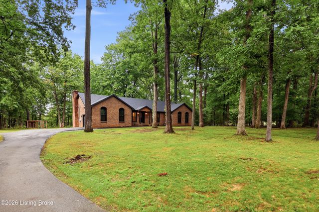 360 Rockwood Ln, Mt Washington, KY 40047