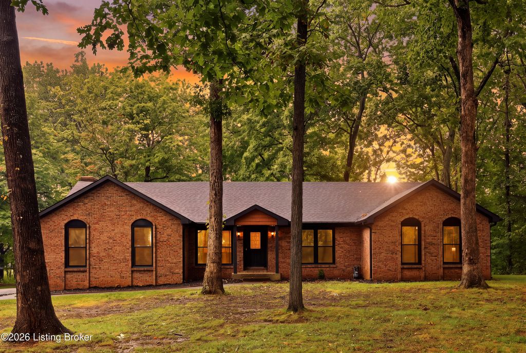 360 Rockwood Ln, Mt Washington, KY 40047