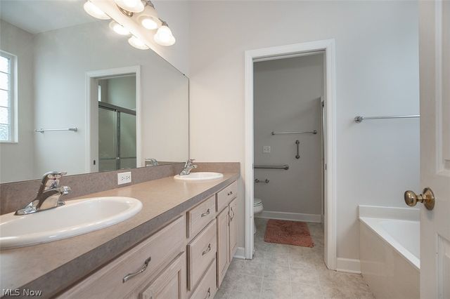 14450 Baywood Lane, Strongsville, OH 44136