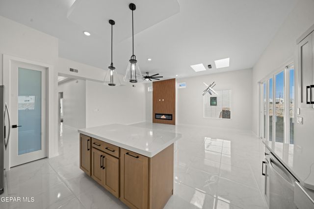 617 Paseo Campanero Street, Horizon City, TX 79928