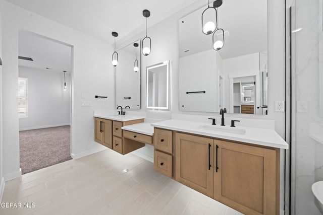 617 Paseo Campanero Street, Horizon City, TX 79928