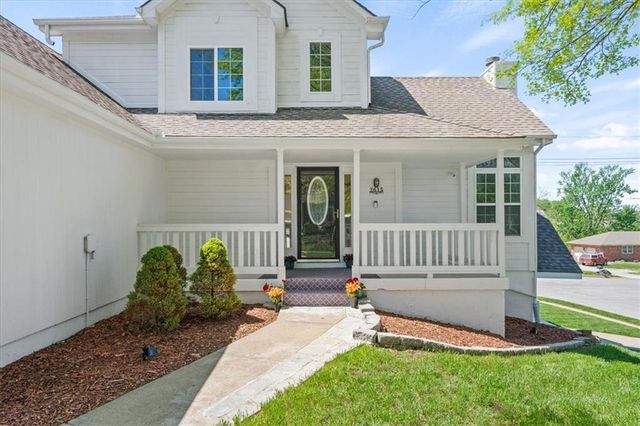 2615 NE SPRINGBROOK Street, Blue Springs, MO 64014