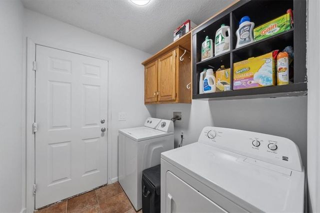 2615 NE SPRINGBROOK Street, Blue Springs, MO 64014