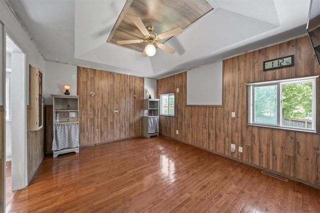 2615 NE SPRINGBROOK Street, Blue Springs, MO 64014