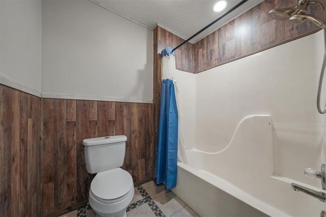 2615 NE SPRINGBROOK Street, Blue Springs, MO 64014