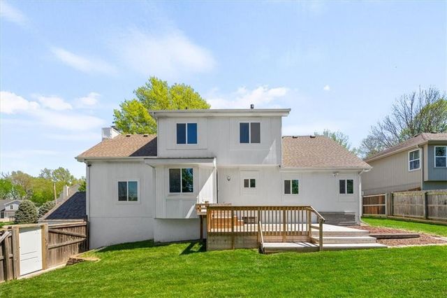 2615 NE SPRINGBROOK Street, Blue Springs, MO 64014