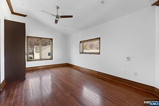 1286 River Road, Edgewater, NJ 07020