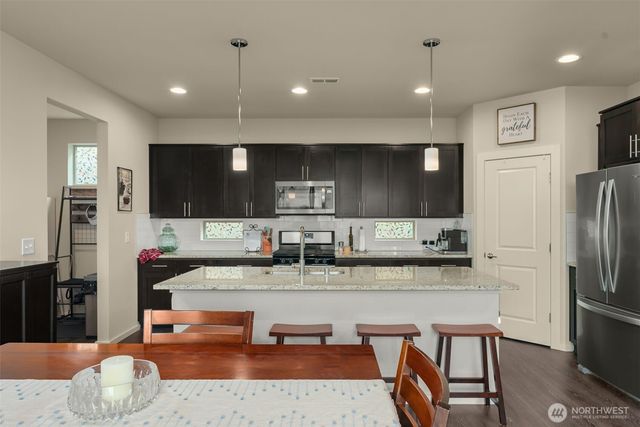 32929 Skyline Lane, Black Diamond, WA 98010