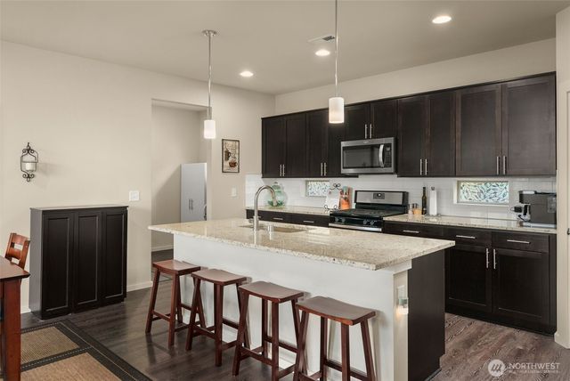 32929 Skyline Lane, Black Diamond, WA 98010