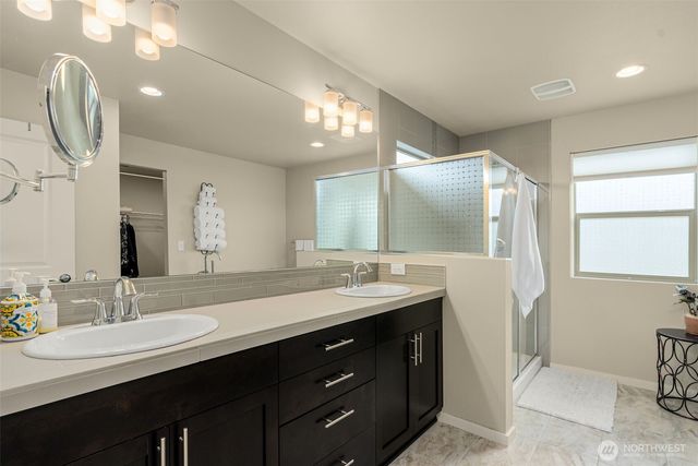 32929 Skyline Lane, Black Diamond, WA 98010