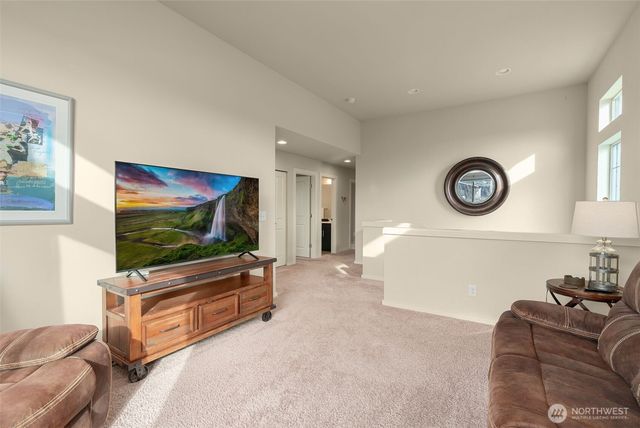 32929 Skyline Lane, Black Diamond, WA 98010