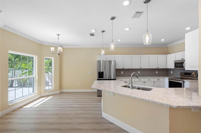 2808 W LEILA AVENUE, Tampa, FL 33611