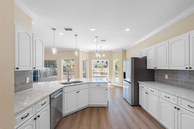 2808 W LEILA AVENUE, Tampa, FL 33611