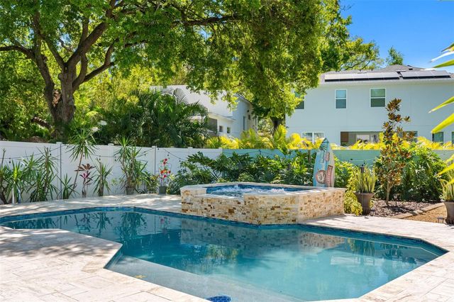 2808 W LEILA AVENUE, Tampa, FL 33611