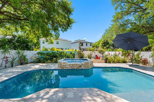 2808 W LEILA AVENUE, Tampa, FL 33611