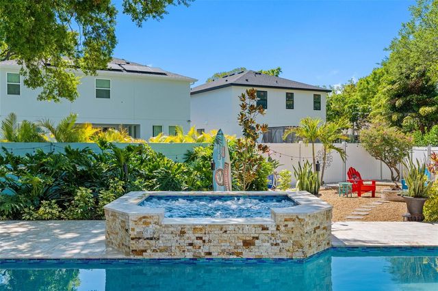 2808 W LEILA AVENUE, Tampa, FL 33611