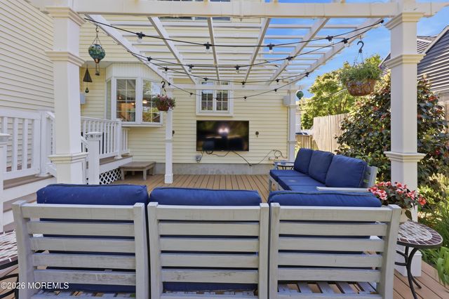 59 Salem Lane, Little Silver, NJ 07739