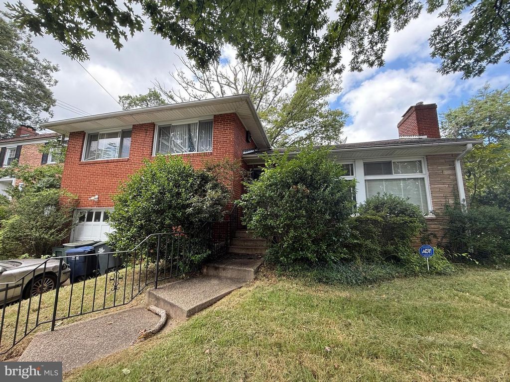 4606 BLAGDEN TER NW, Washington, DC 20011