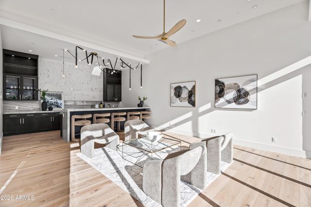 8100 N 64TH Place, Paradise Valley, AZ 85253