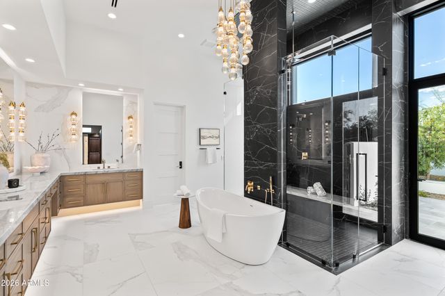 8100 N 64TH Place, Paradise Valley, AZ 85253