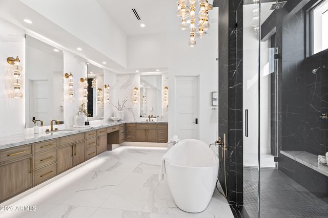 8100 N 64TH Place, Paradise Valley, AZ 85253