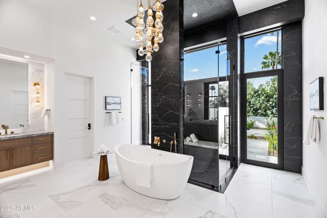 8100 N 64TH Place, Paradise Valley, AZ 85253