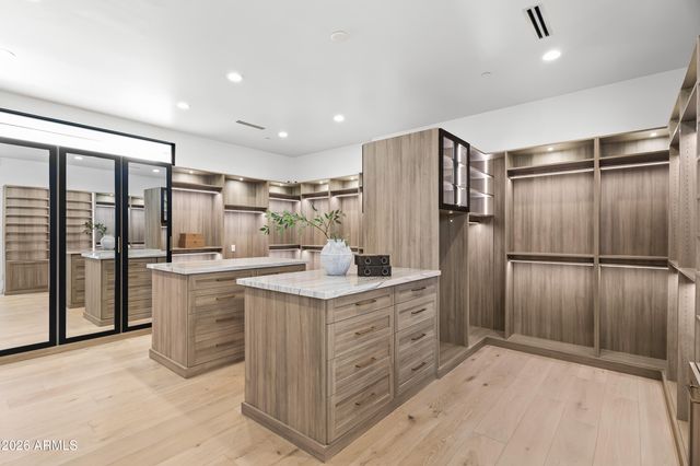 8100 N 64TH Place, Paradise Valley, AZ 85253