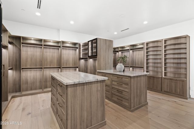 8100 N 64TH Place, Paradise Valley, AZ 85253