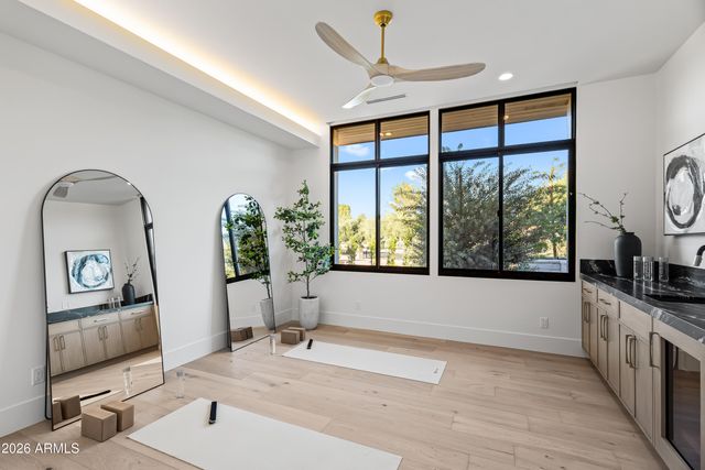 8100 N 64TH Place, Paradise Valley, AZ 85253