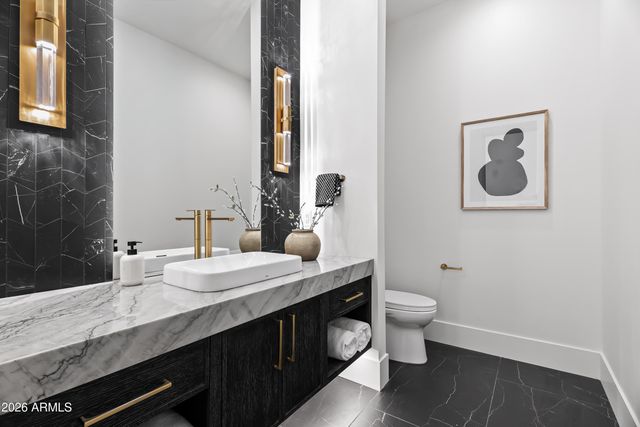 8100 N 64TH Place, Paradise Valley, AZ 85253