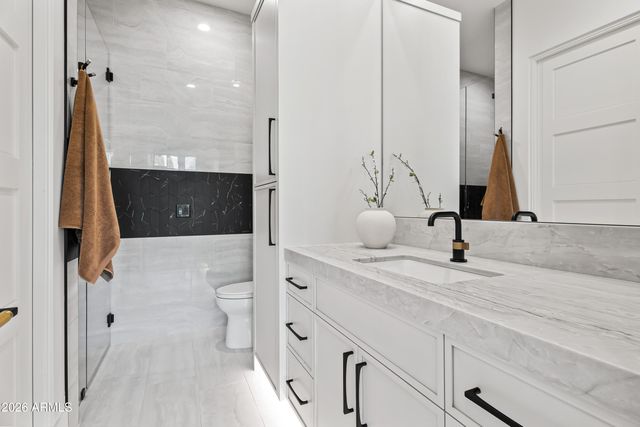 8100 N 64TH Place, Paradise Valley, AZ 85253