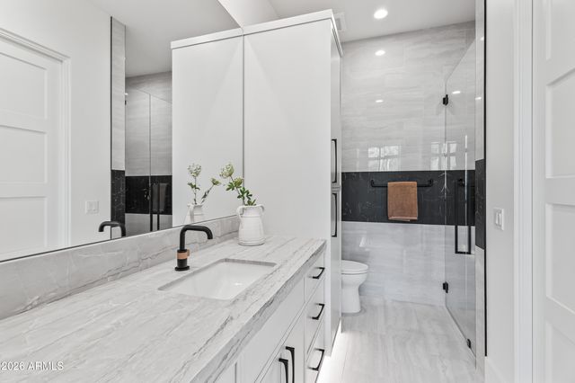 8100 N 64TH Place, Paradise Valley, AZ 85253