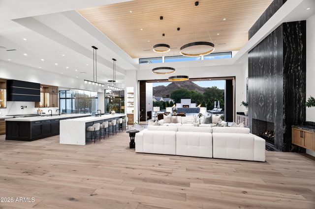 8100 N 64TH Place, Paradise Valley, AZ 85253