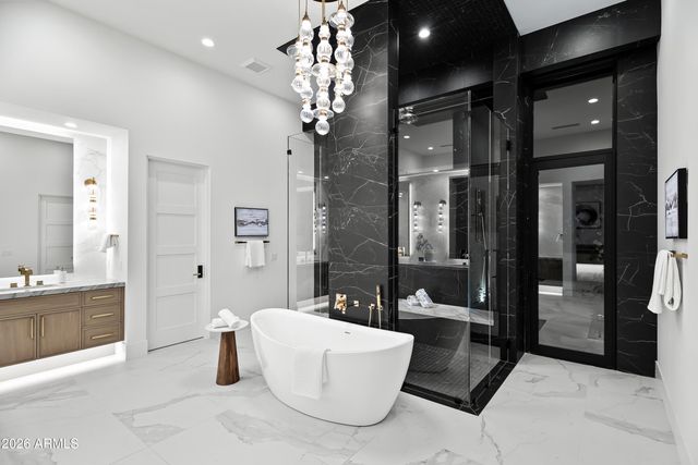 8100 N 64TH Place, Paradise Valley, AZ 85253