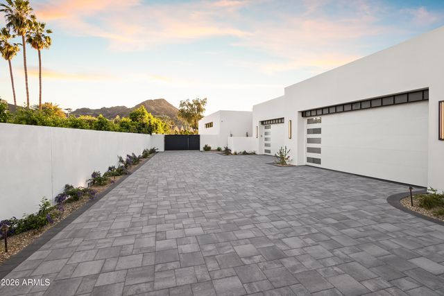 8100 N 64TH Place, Paradise Valley, AZ 85253