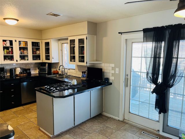 1512 N 5th Ave E Avenue, Newton, IA 50208