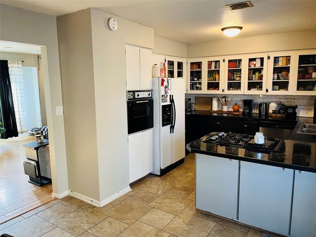 1512 N 5th Ave E Avenue, Newton, IA 50208