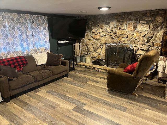 1512 N 5th Ave E Avenue, Newton, IA 50208