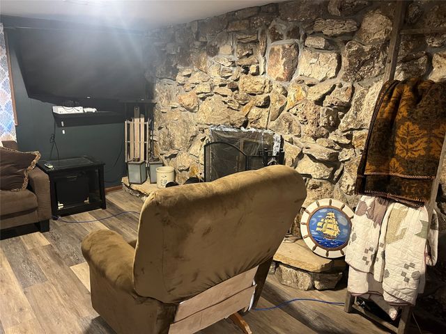 1512 N 5th Ave E Avenue, Newton, IA 50208