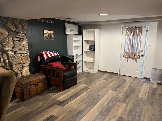 1512 N 5th Ave E Avenue, Newton, IA 50208