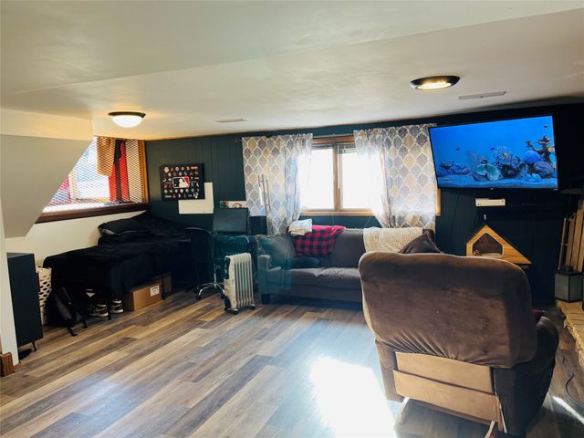 1512 N 5th Ave E Avenue, Newton, IA 50208